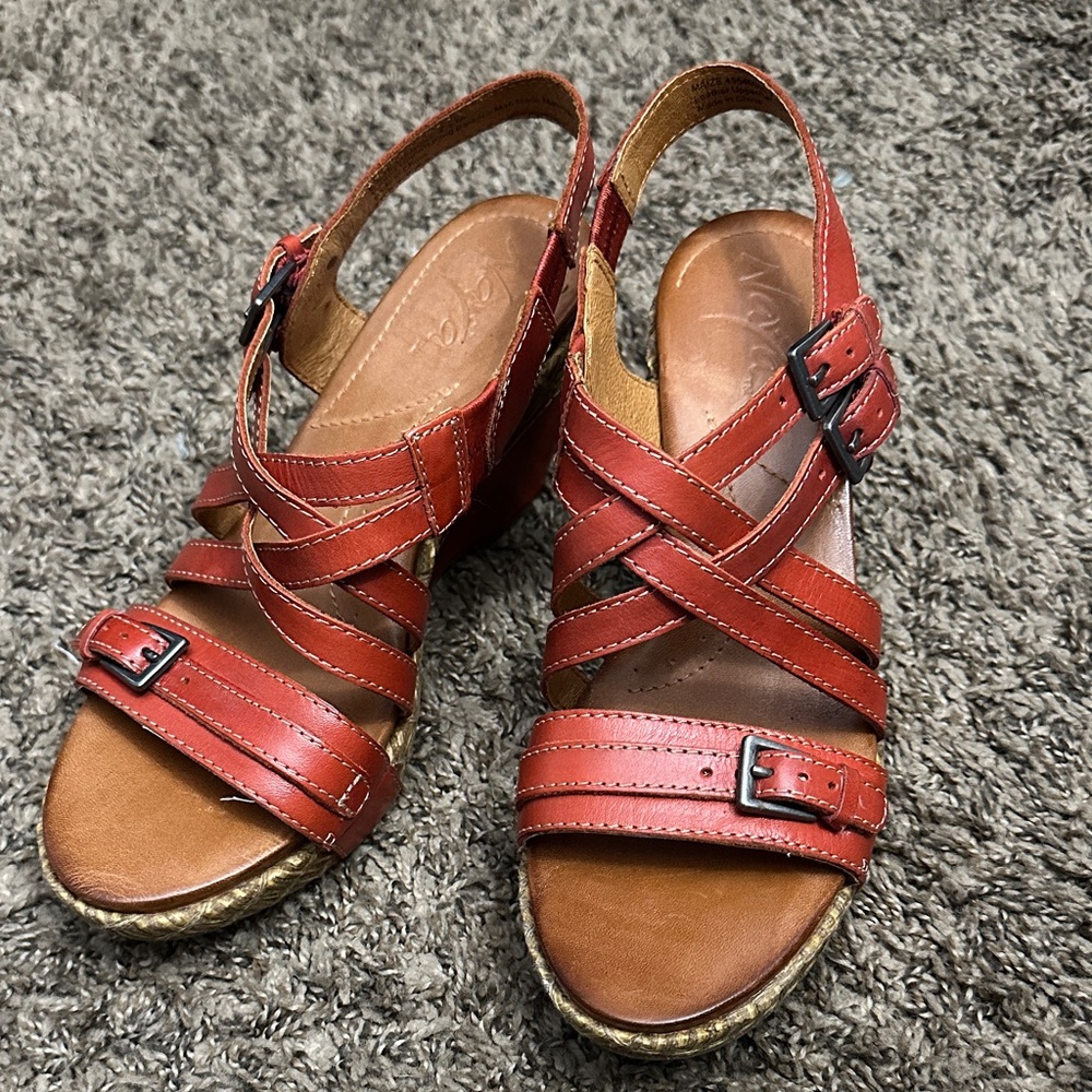 Naya maize Women's Red Strappy Sandals size 7  1/2
